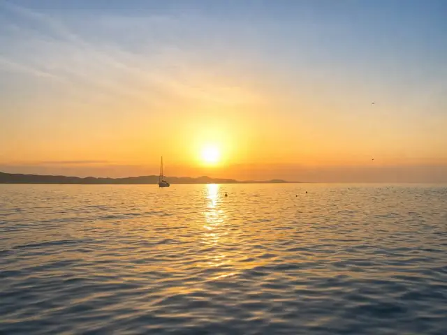 Sonnenuntergang am Meerzugang des Hauses